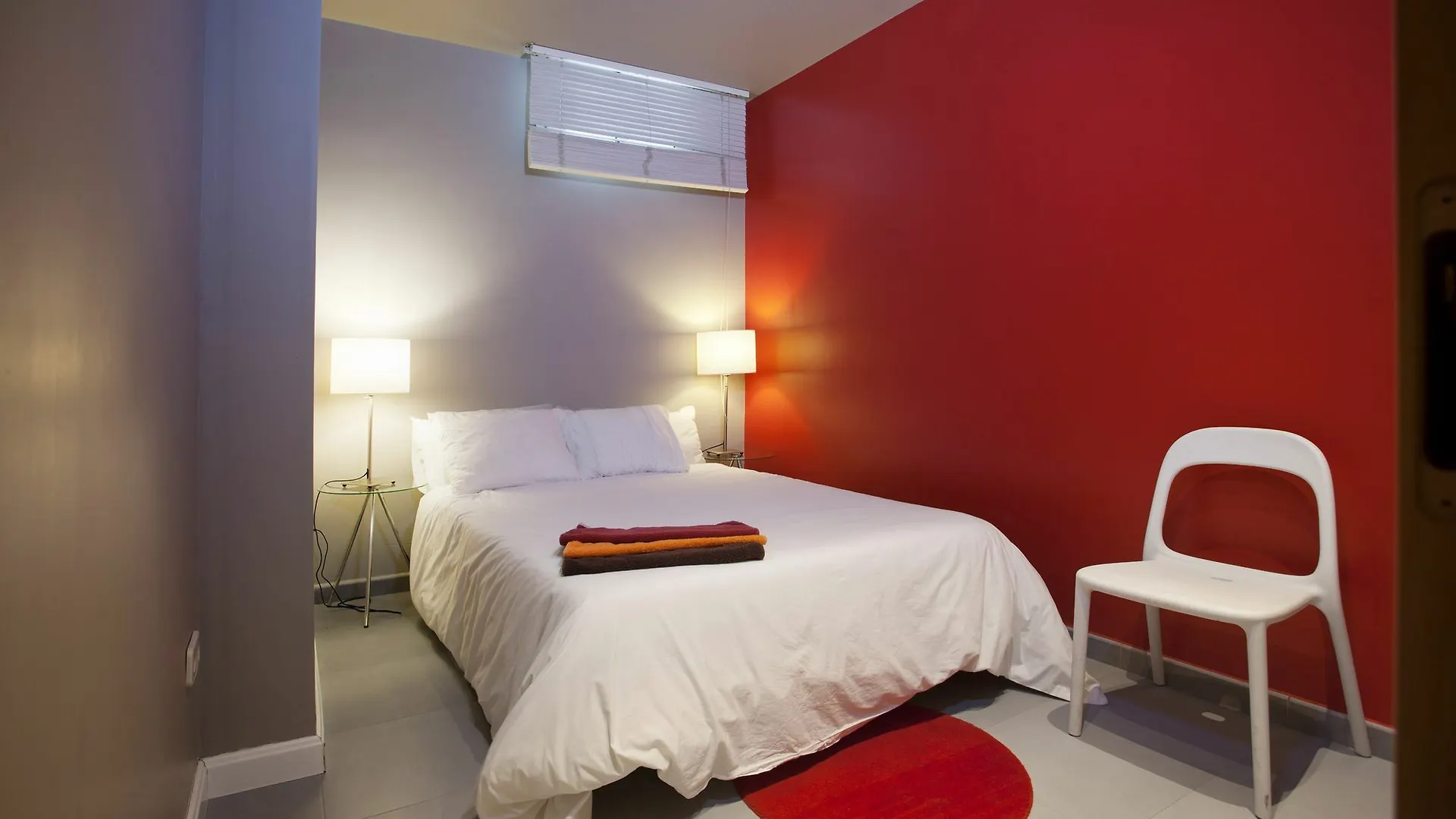 Apartamentos Plaza Espana location